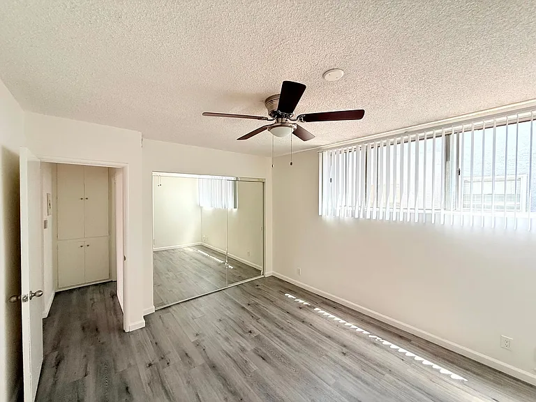 1029 N. Ardmore Avenue — Photo 12