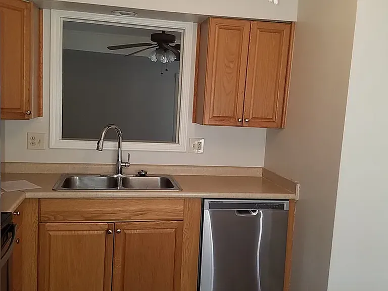 7110 Bond St — Photo 10