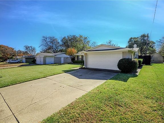 3rd image of 815 Wateka Way