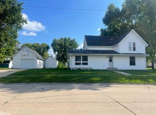 204 2nd St NE, Buffalo Center, IA 50424