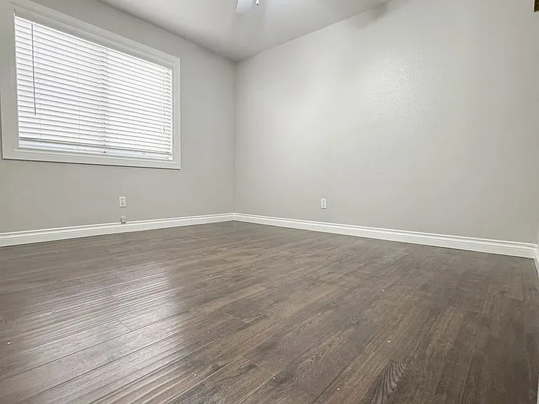 325 Cavalla St — Photo 19