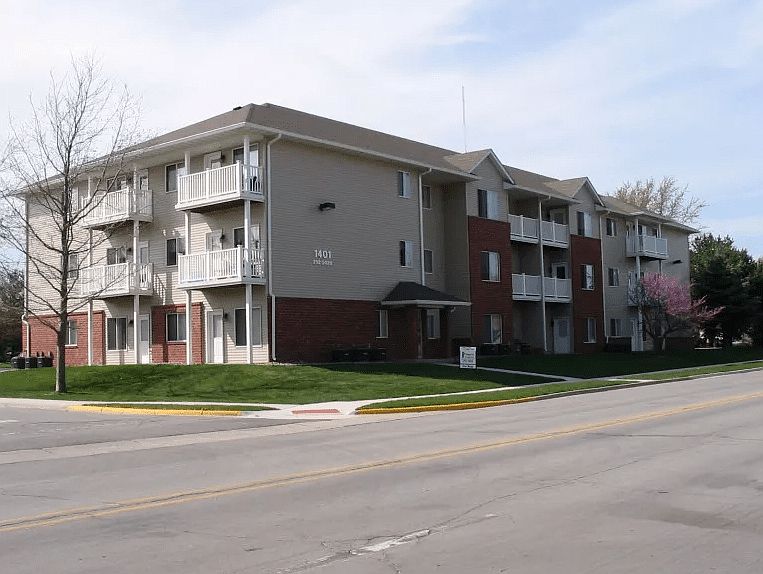 1st image of 1401 N Dakota Ave #6678212