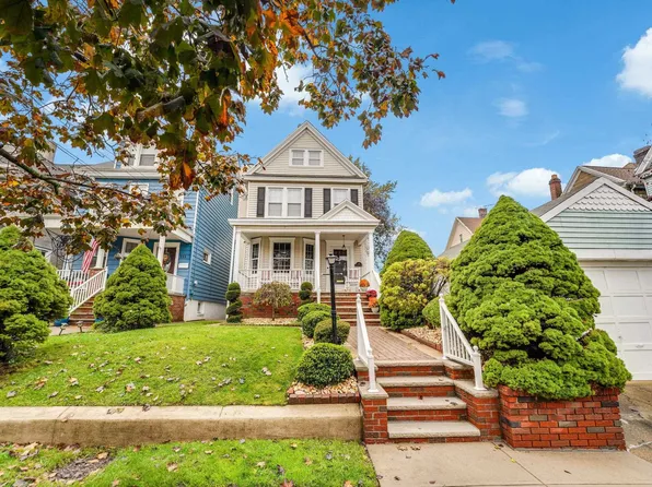 135 Humphrey Ave, Bayonne, NJ 07002