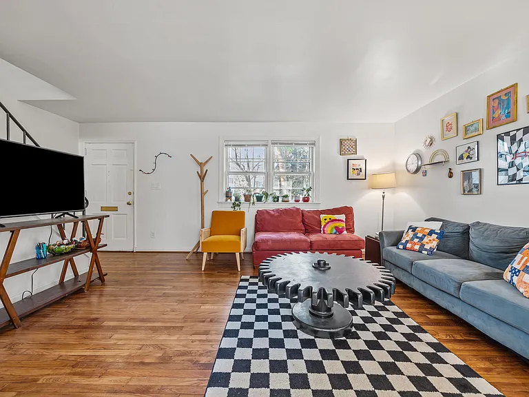 1030 Nichols Dr — Photo 5