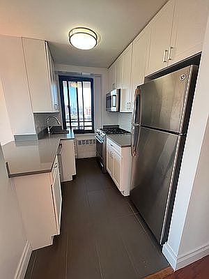 5th image of 470 Lenox Ave #14D