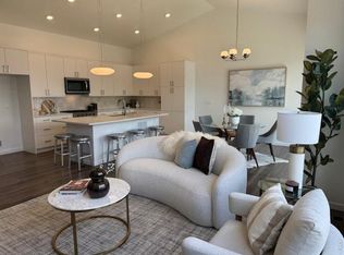 727 Kubat Ln #2-B, Longmont, CO 80503