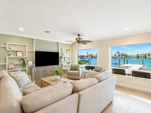 16129 4th St E, Redington Beach, FL 33708