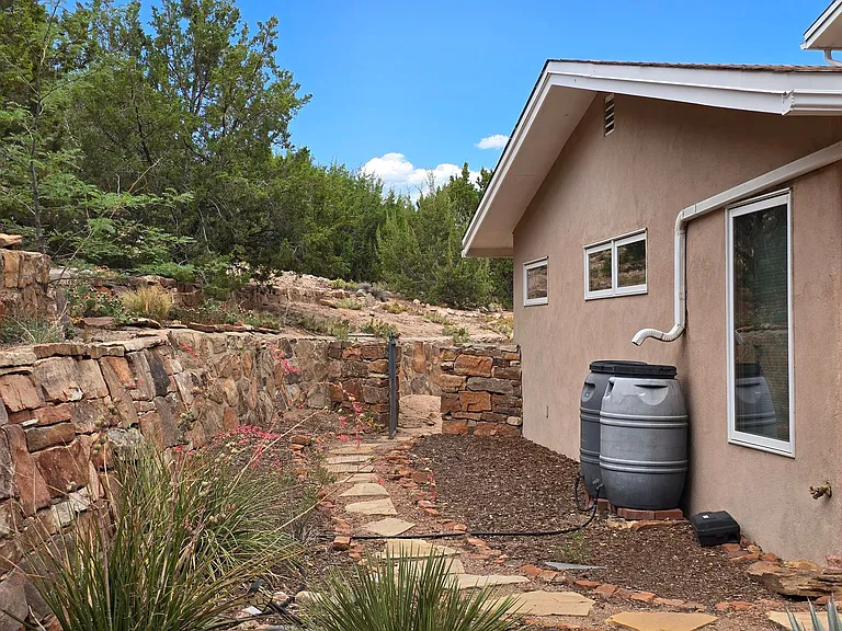 105 Michelle Dr — Photo 35