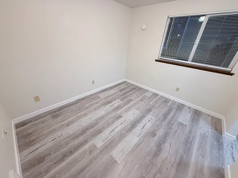 Manor Apartments — Photo 13