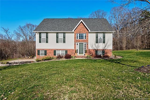 1st image of 152 Autumn Woods Blvd