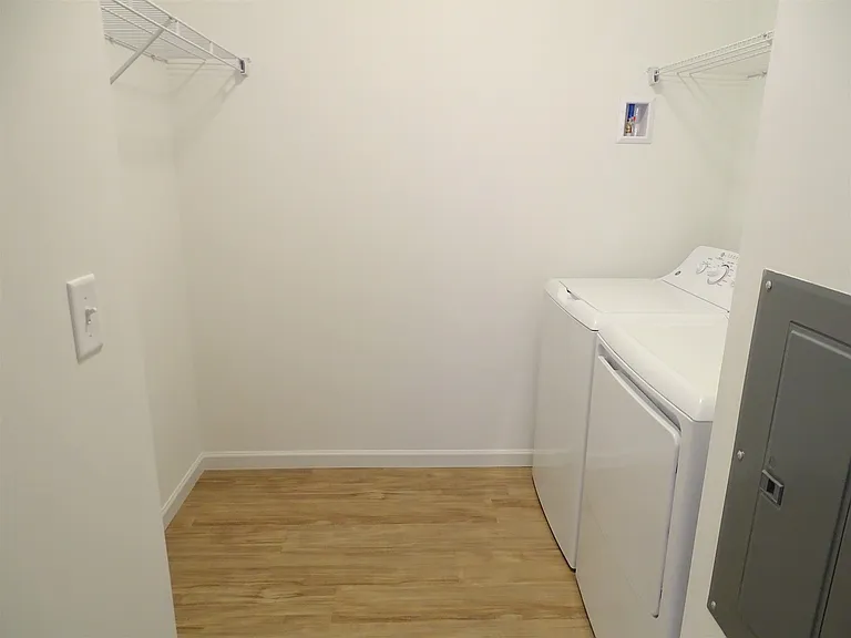 Park West Apartments — Photo 49
