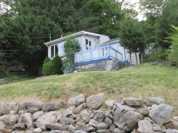 24 W Shore Trl, Hardyston Twp., NJ 07460