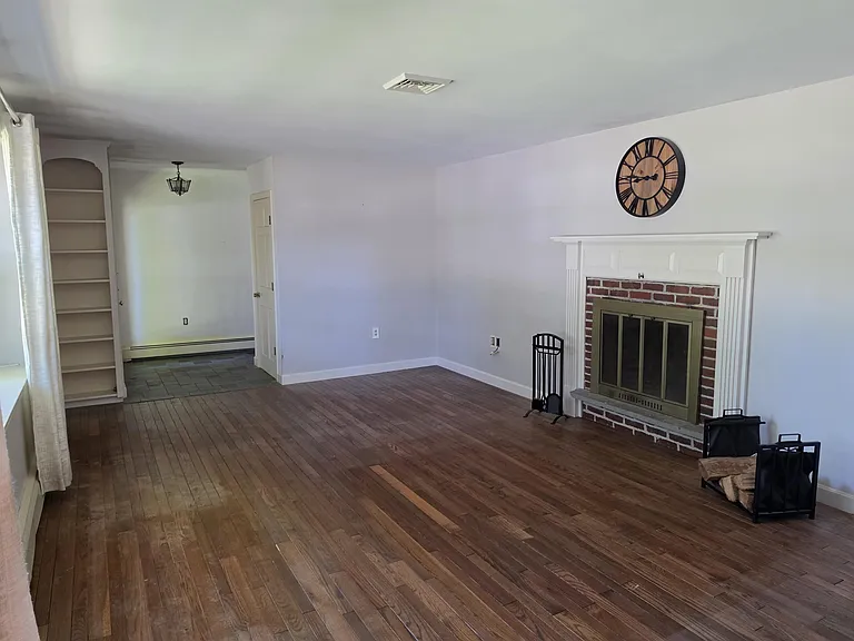 51 Eastern Ave — Photo 14