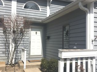 306 Granby Rd, Lake Forest, IL 60045