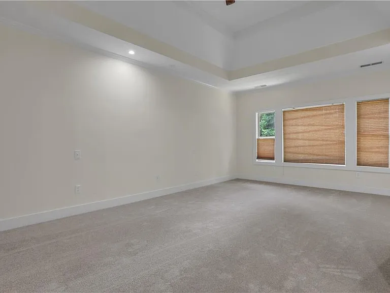 3228 Silver Lake Dr NE — Photo 33