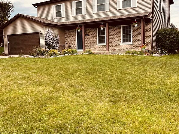 4816 W Courtland Trl, McHenry, IL 60050