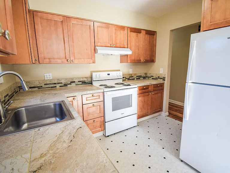 6309 SE Overland St — Photo 7