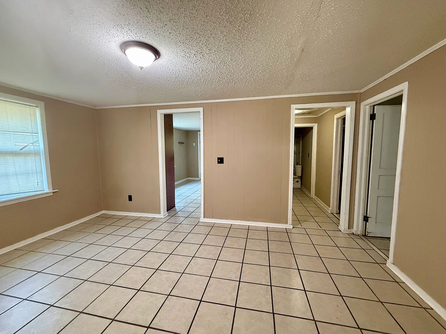2 bed, 784 sqft, $800 — Photo 4