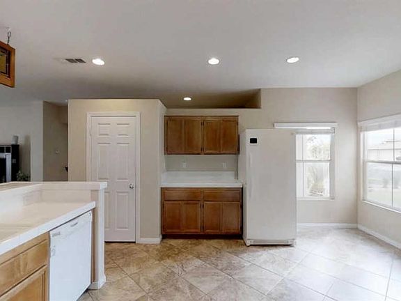 5th image of 83126 Singing Hills Dr