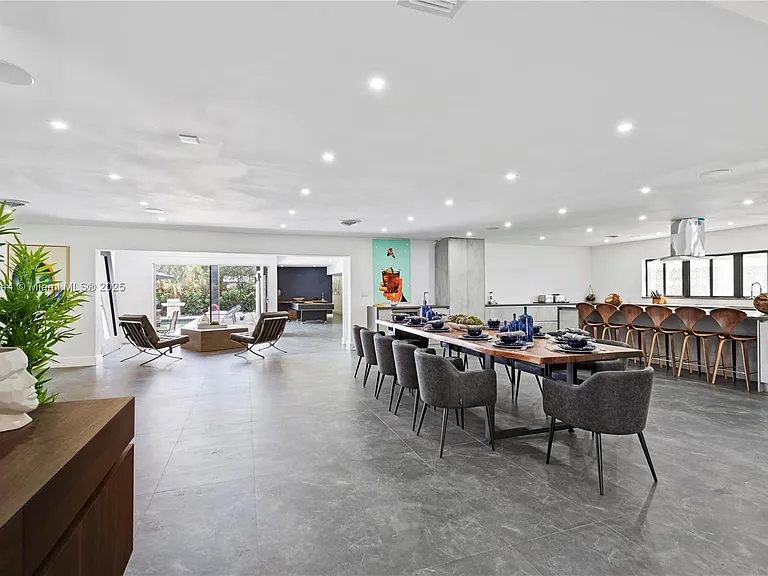 4322 Polk St — Photo 4