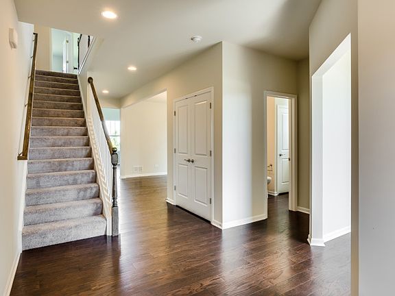 5th image of 32 Palisades Blvd