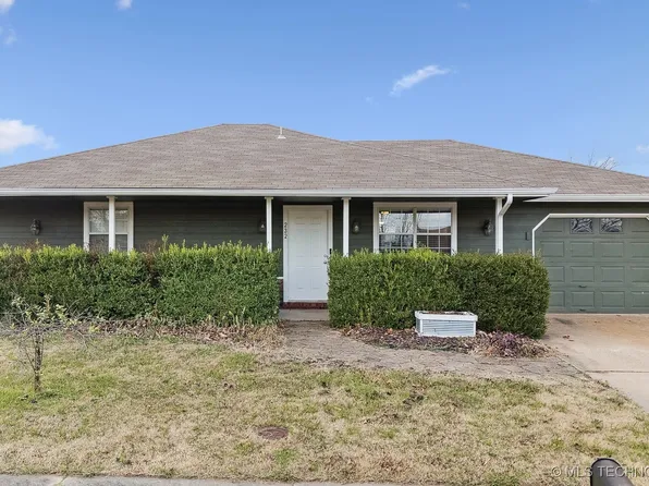 232 Eastmanor Dr, Pryor, OK 74361