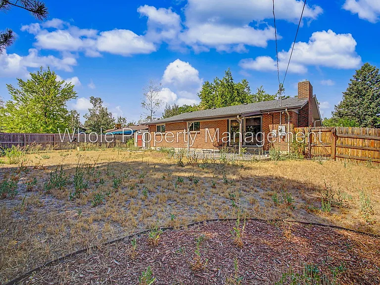 3404 S Clinton Ct — Photo 16