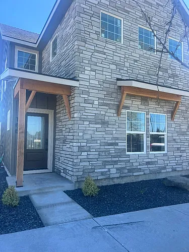 166 N Edgewood Ln Photo 1