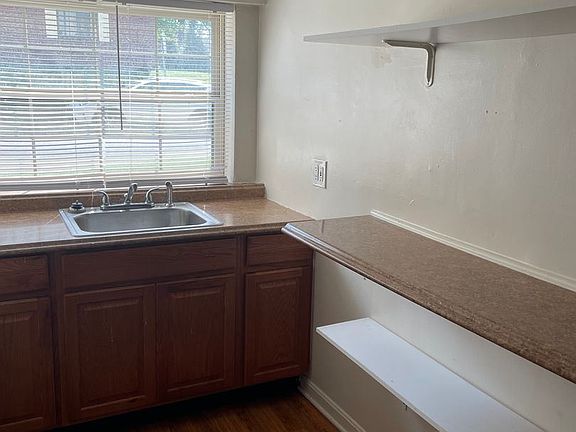 4th image of 2860 Observatory Ave #4861872