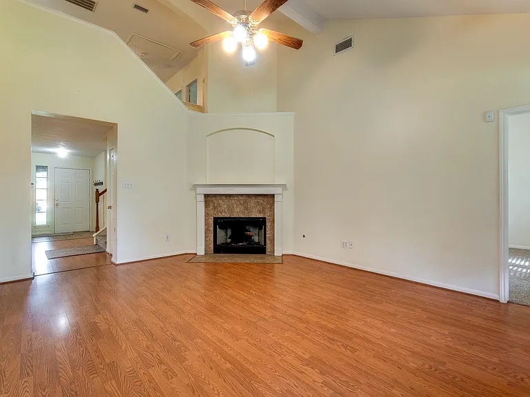 17143 Summer Hollow Dr — Photo 14