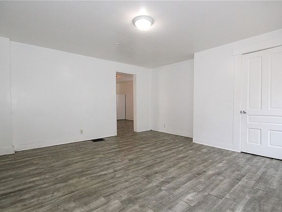 5th image of 7 Grove Ave