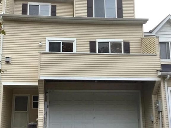 2nd image of 6710 Meadow Grass Ln S