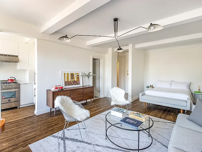 465 W 23rd St #8F — Photo 3