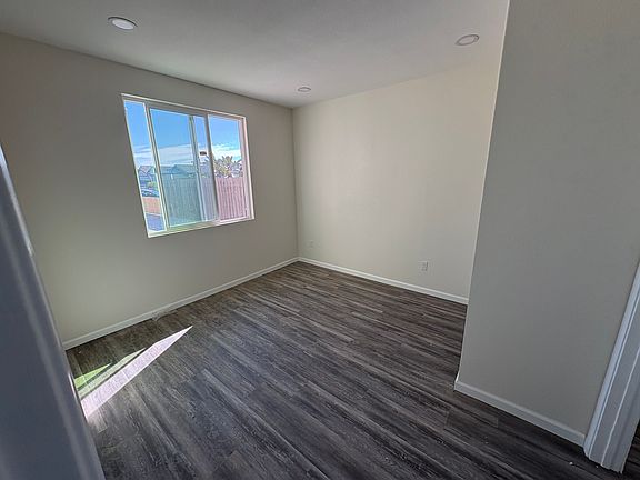 3rd image of 10997 Worthing Ave