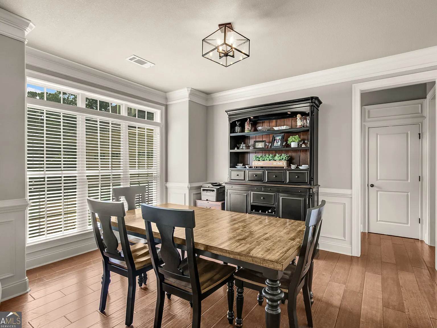4 bed, 3.5 bath, 2702 sqft, $3,200 — Photo 3