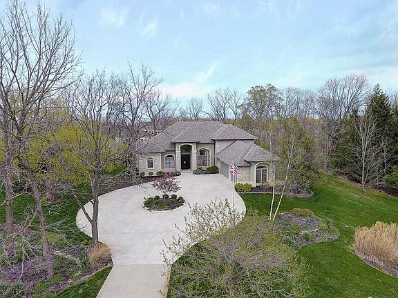4th image of 1736 White Oak Dr