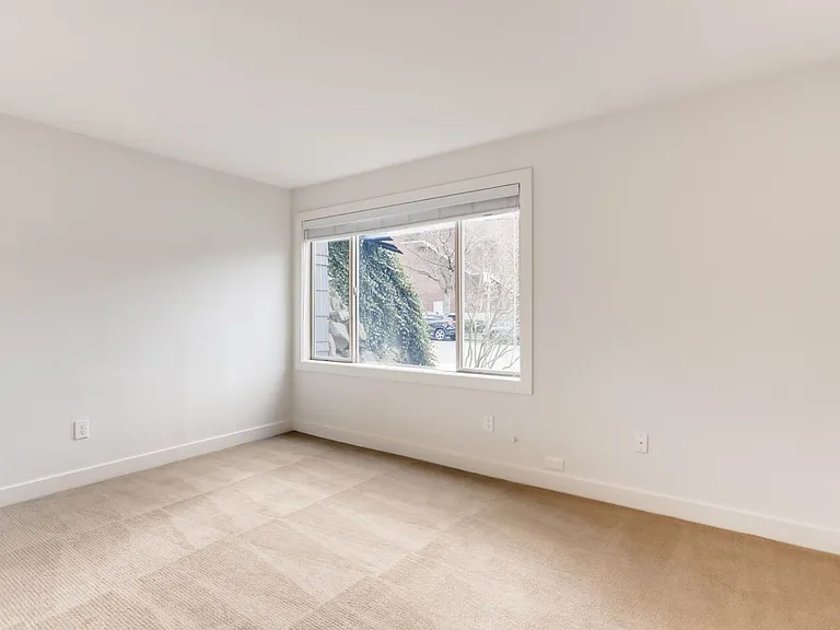 3200 E Union St — Photo 51