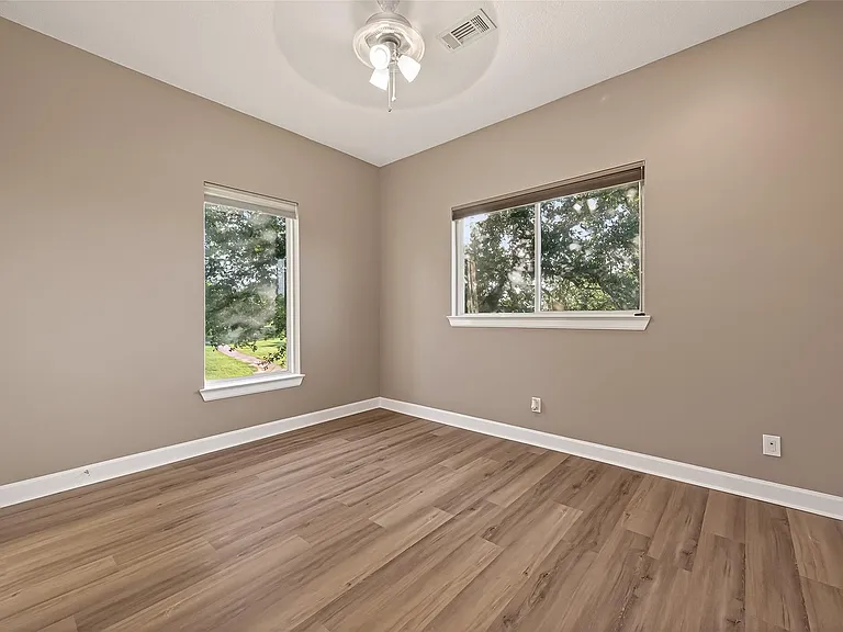7203 Timberlake Dr — Photo 32
