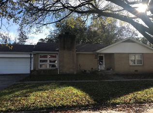 201 S 9th St, Neodesha, KS 66757