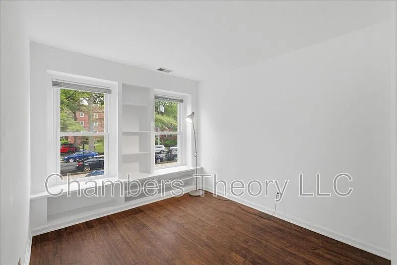 4 bed, 3.0 bath, 1513 sqft, $4,000 — Photo 3