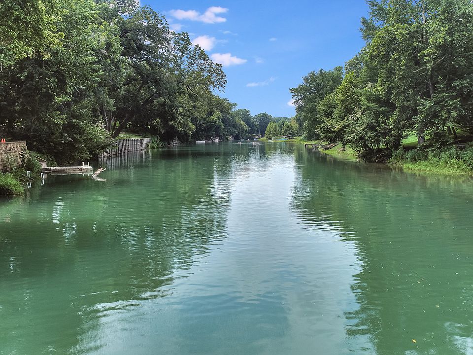1st image of 1225 River Ter