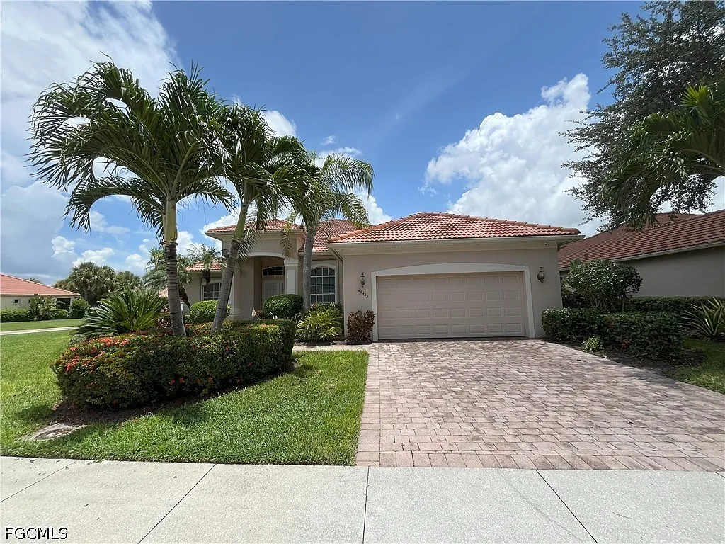 2 bed, 2.0 bath, 2179 sqft, $7,900 — Photo 2