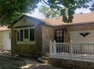 416 S Old Highway 66, Bourbon, MO 65441