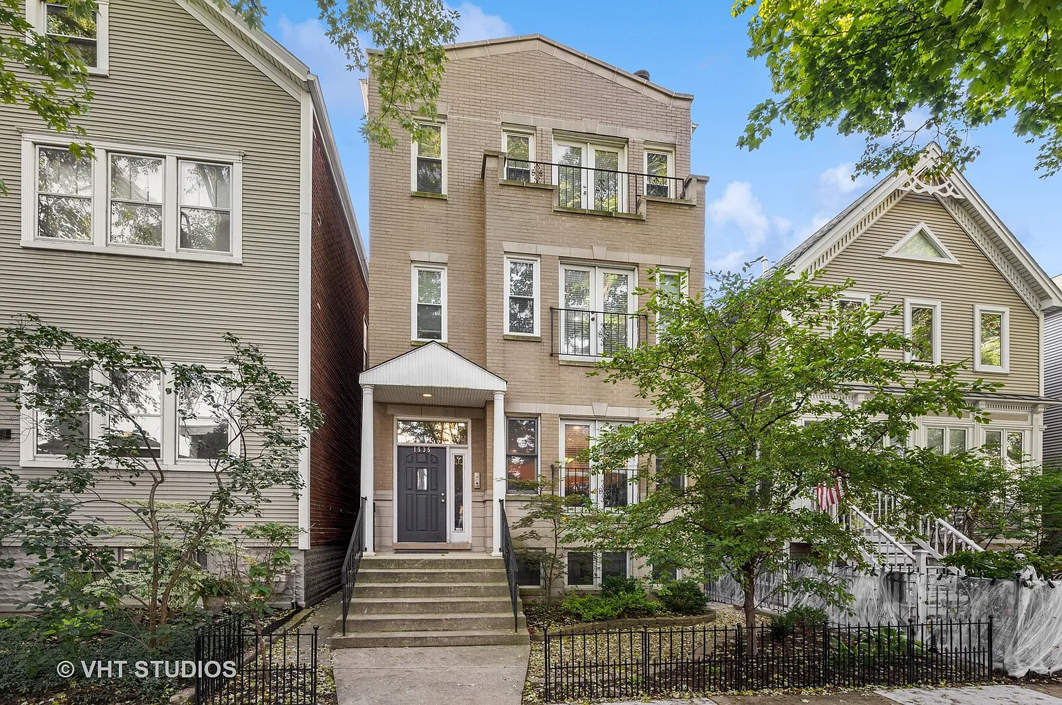 1535 W Oakdale Ave #1 photo 1