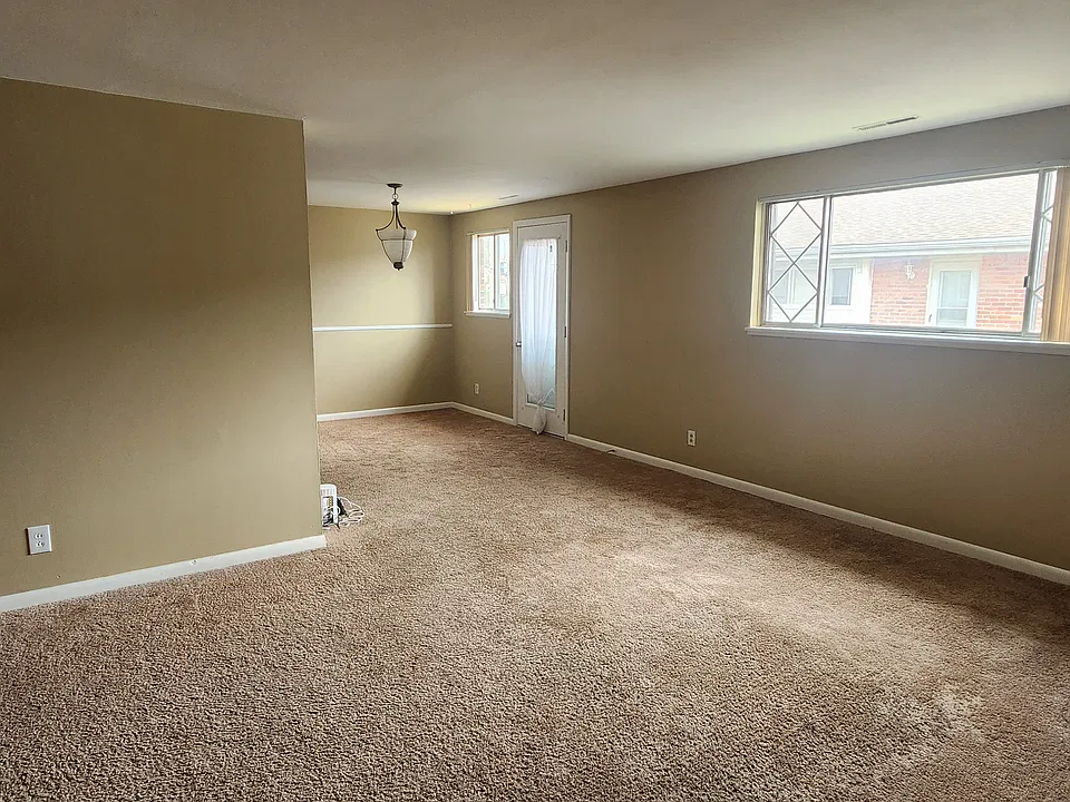 111 Denrose Dr