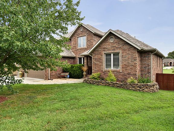 3rd image of 2406 S Driftwood Ct