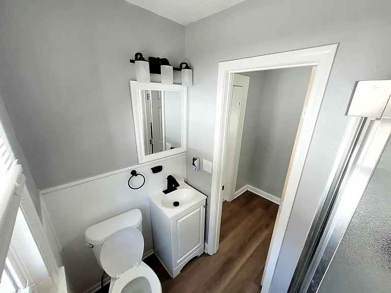 5248 Euclid Ave — Photo 16