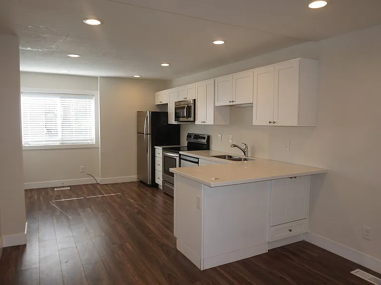 500 E. Duplex — Photo 3