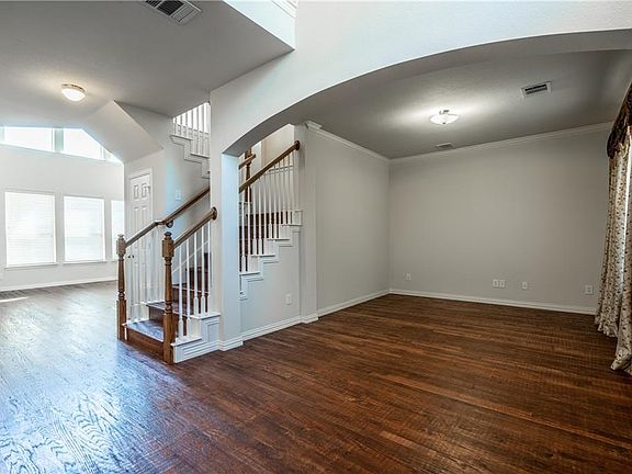5th image of 2403 Barret Dr