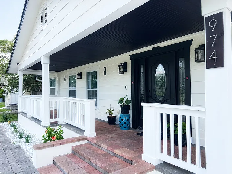 974 Pinelli St — Photo 3